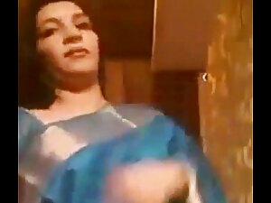 Indian aunty gets upset and accidentally flashes her underwear from her saree.